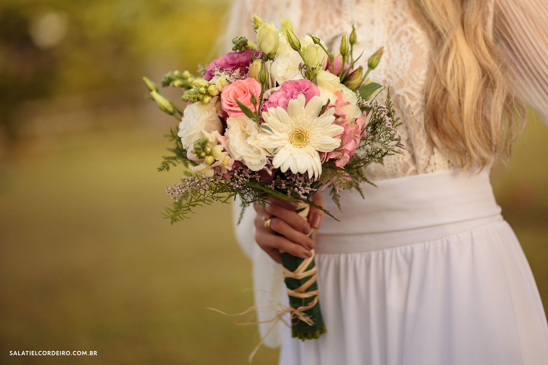 Foto Pré Wedding no Recanto das Sucupiras | Elaine + Ewerton Foto Pré Wedding no Recanto das Sucupiras | Elaine + Ewerton - Imagem 7
