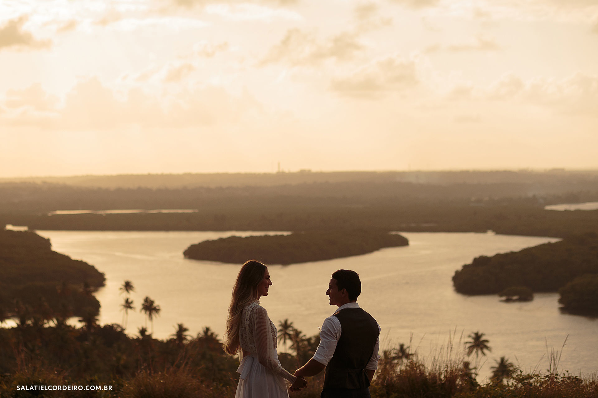 Foto Pré Wedding no Recanto das Sucupiras | Elaine + Ewerton Foto Pré Wedding no Recanto das Sucupiras | Elaine + Ewerton - Imagem 12