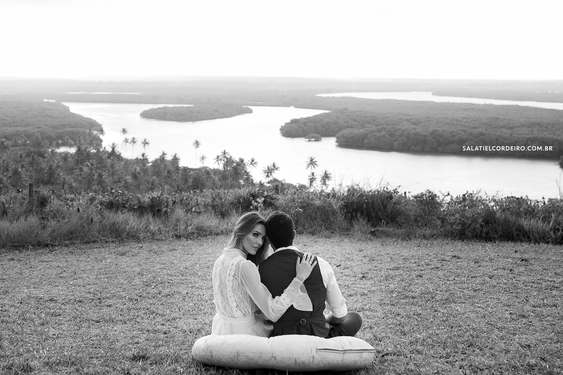 Foto Pré Wedding no Recanto das Sucupiras | Elaine + Ewerton Foto Pré Wedding no Recanto das Sucupiras | Elaine + Ewerton - Imagem 14