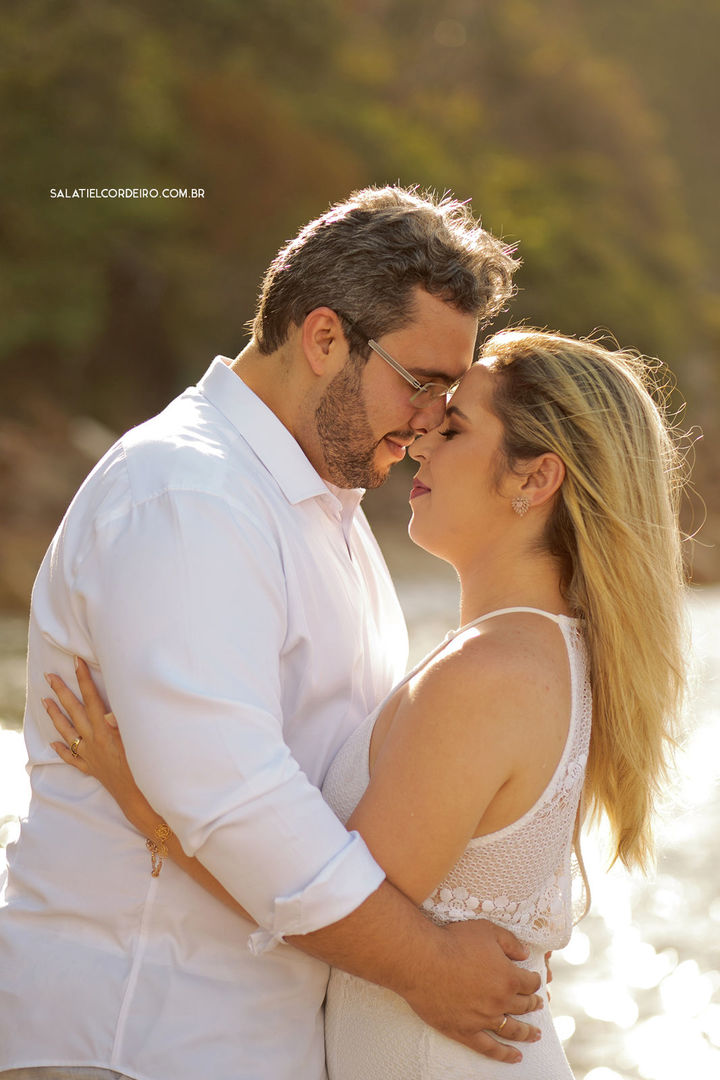 Foto Pré casamento na praia e na chuva | Larissa + Cristiano Foto Pré casamento na praia e na chuva | Larissa + Cristiano - Imagem 4