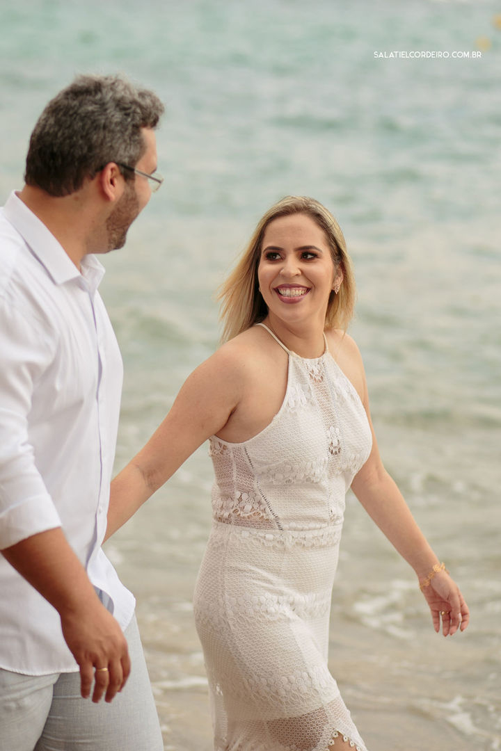 Foto Pré casamento na praia e na chuva | Larissa + Cristiano Foto Pré casamento na praia e na chuva | Larissa + Cristiano - Imagem 8