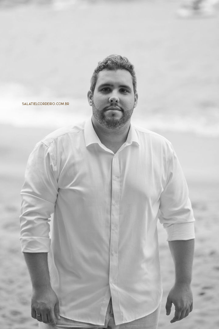 Foto Pré casamento na praia e na chuva | Larissa + Cristiano Foto Pré casamento na praia e na chuva | Larissa + Cristiano - Imagem 13