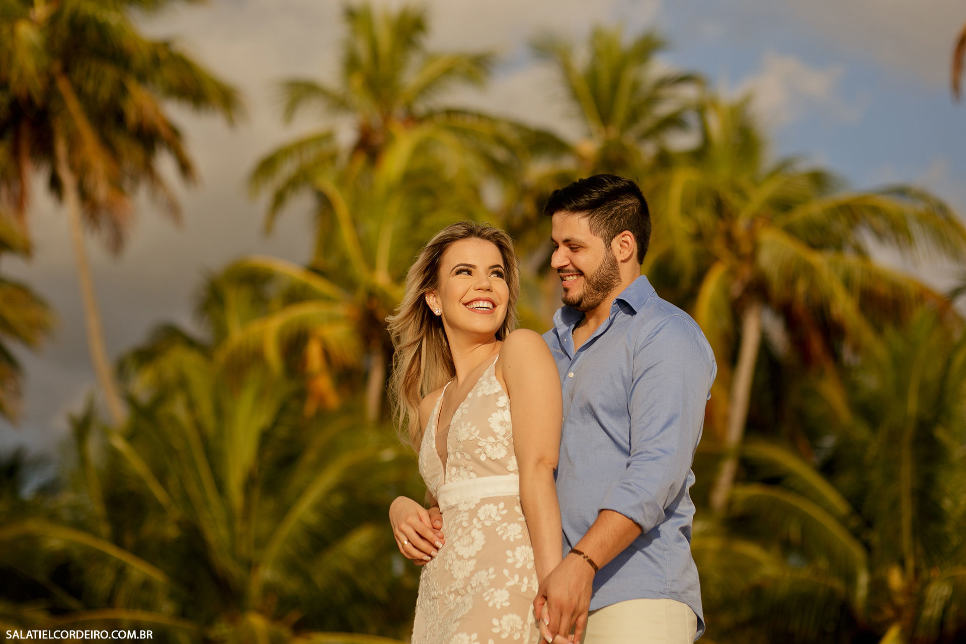 Foto Pré casamento ao nascer do sol na praia de Tamandaré-PE | Wedylla + Samuel Foto Pré casamento ao nascer do sol na praia de Tamandaré-PE | Wedylla + Samuel - Imagem 16