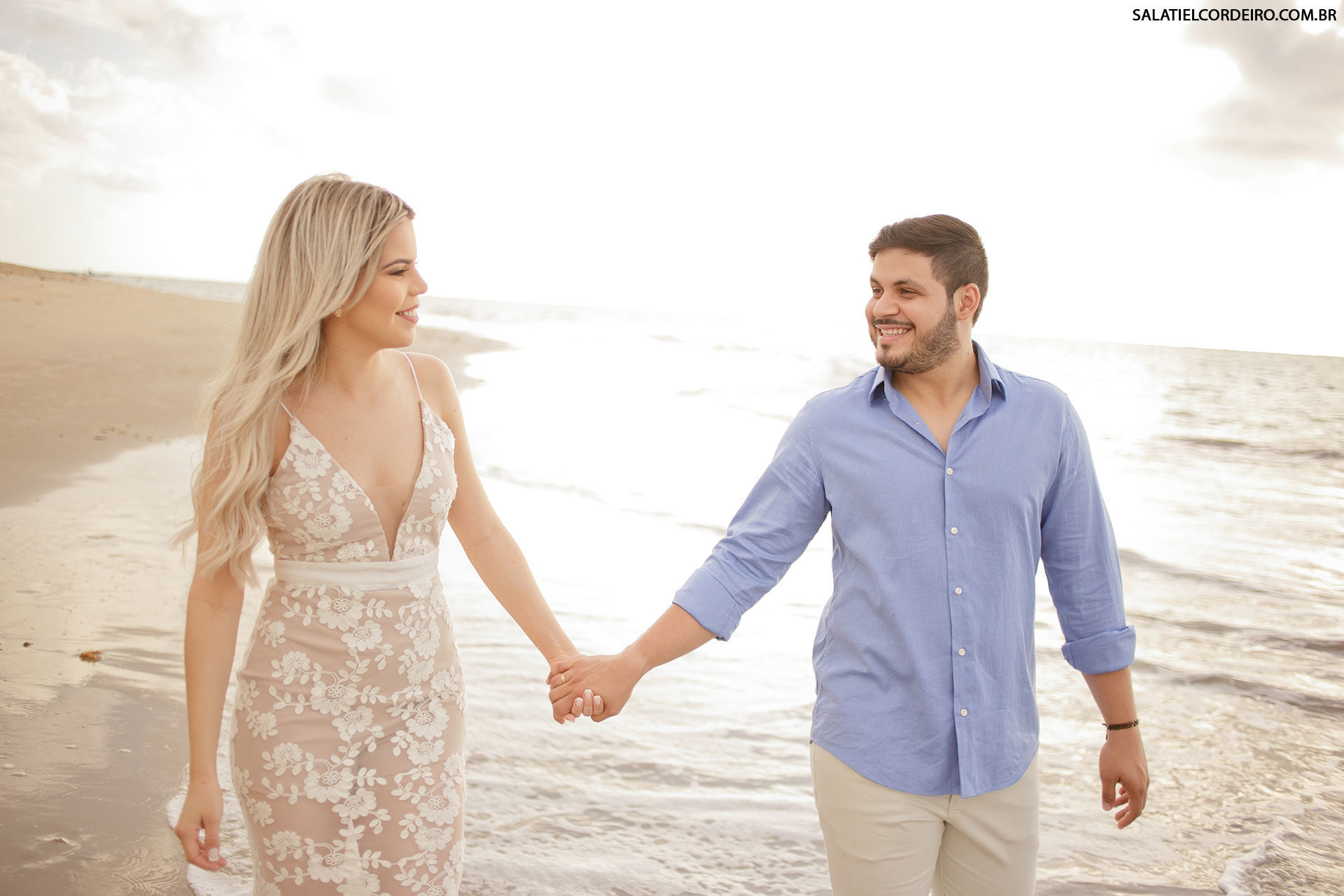 Foto Pré casamento ao nascer do sol na praia de Tamandaré-PE | Wedylla + Samuel Foto Pré casamento ao nascer do sol na praia de Tamandaré-PE | Wedylla + Samuel - Imagem 19