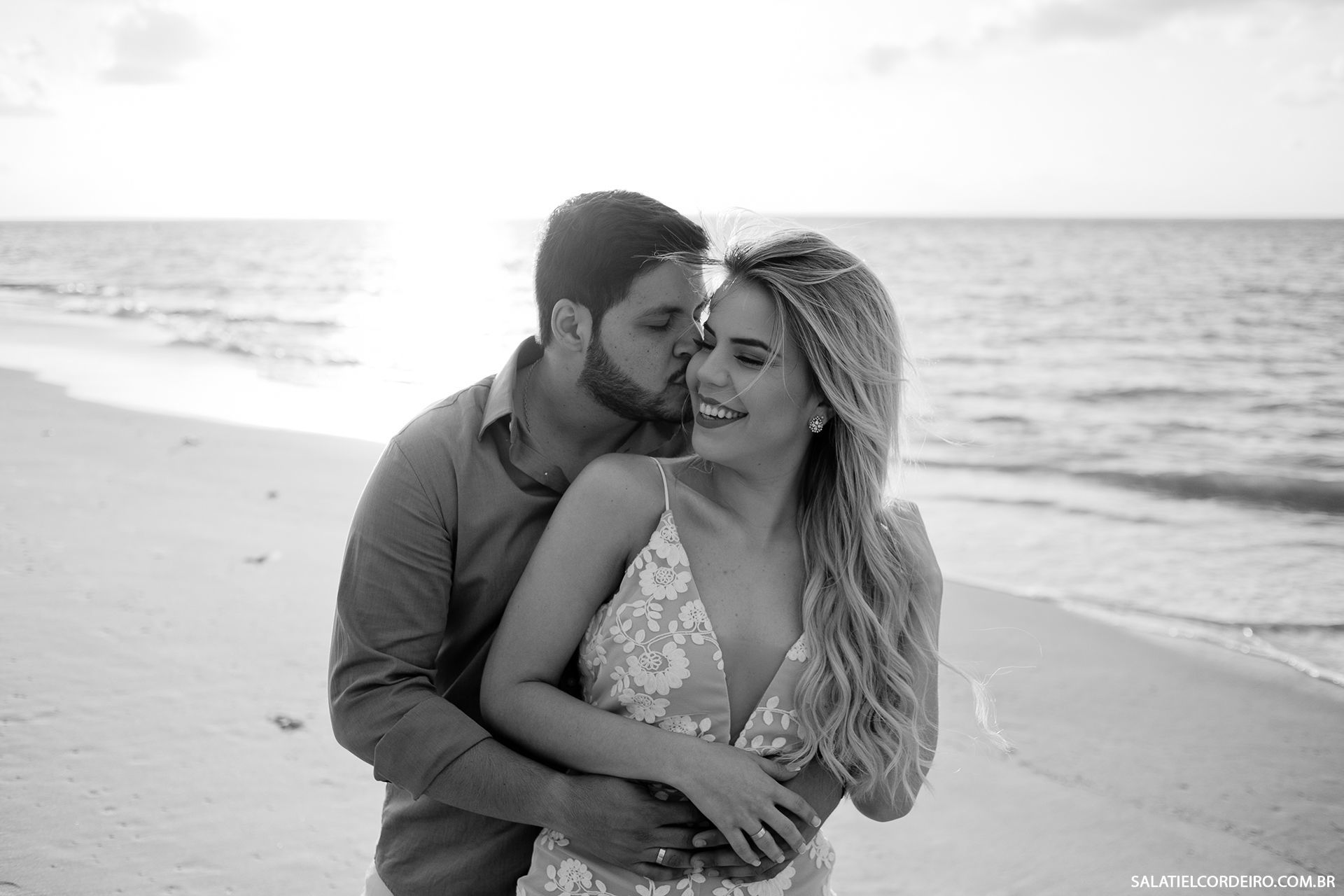 Foto Pré casamento ao nascer do sol na praia de Tamandaré-PE | Wedylla + Samuel Foto Pré casamento ao nascer do sol na praia de Tamandaré-PE | Wedylla + Samuel - Imagem 4