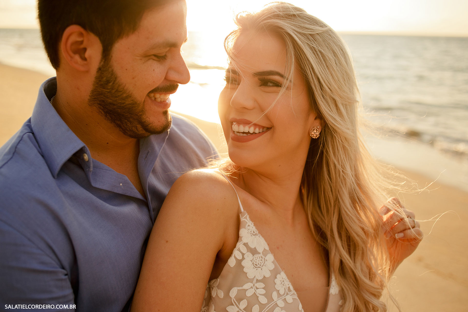 Foto Pré casamento ao nascer do sol na praia de Tamandaré-PE | Wedylla + Samuel Foto Pré casamento ao nascer do sol na praia de Tamandaré-PE | Wedylla + Samuel - Imagem 5