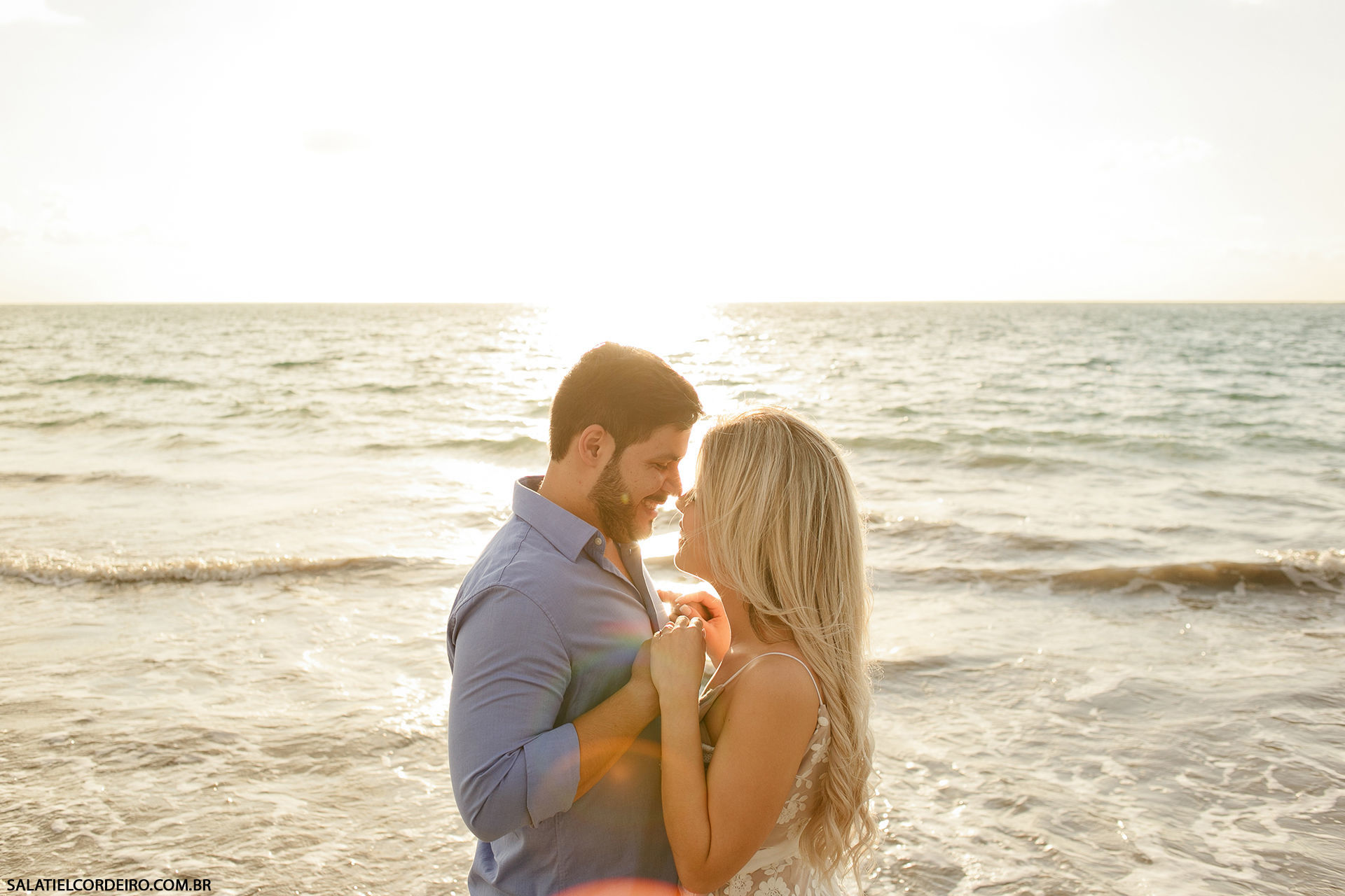 Foto Pré casamento ao nascer do sol na praia de Tamandaré-PE | Wedylla + Samuel Foto Pré casamento ao nascer do sol na praia de Tamandaré-PE | Wedylla + Samuel - Imagem 12