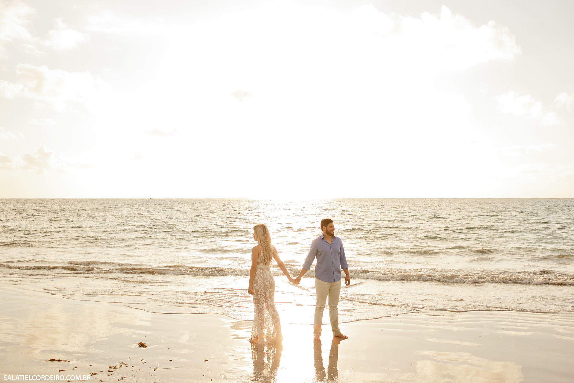 Foto Pré casamento ao nascer do sol na praia de Tamandaré-PE | Wedylla + Samuel Foto Pré casamento ao nascer do sol na praia de Tamandaré-PE | Wedylla + Samuel - Imagem 14