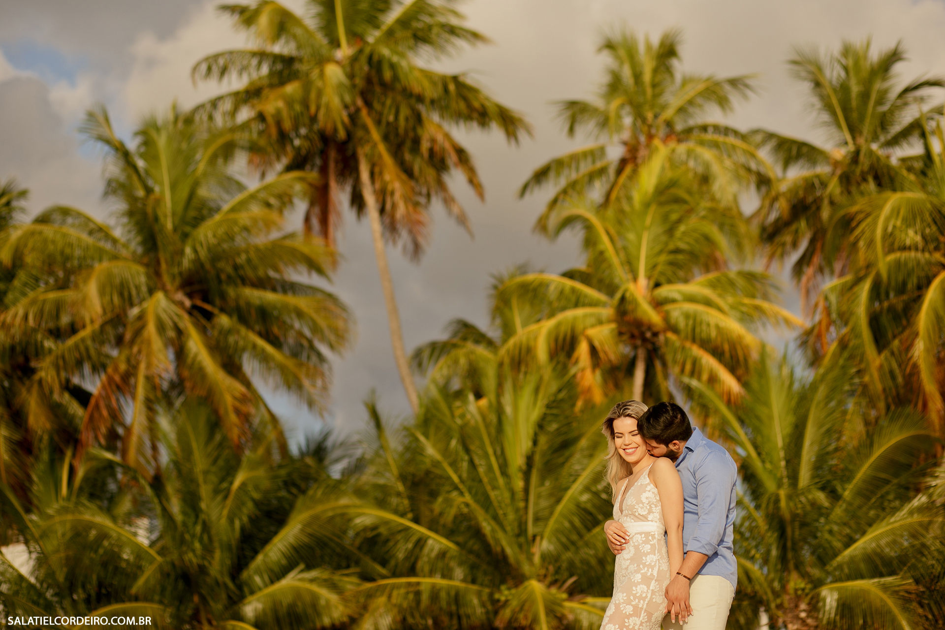Foto Pré casamento ao nascer do sol na praia de Tamandaré-PE | Wedylla + Samuel Foto Pré casamento ao nascer do sol na praia de Tamandaré-PE | Wedylla + Samuel - Imagem 15