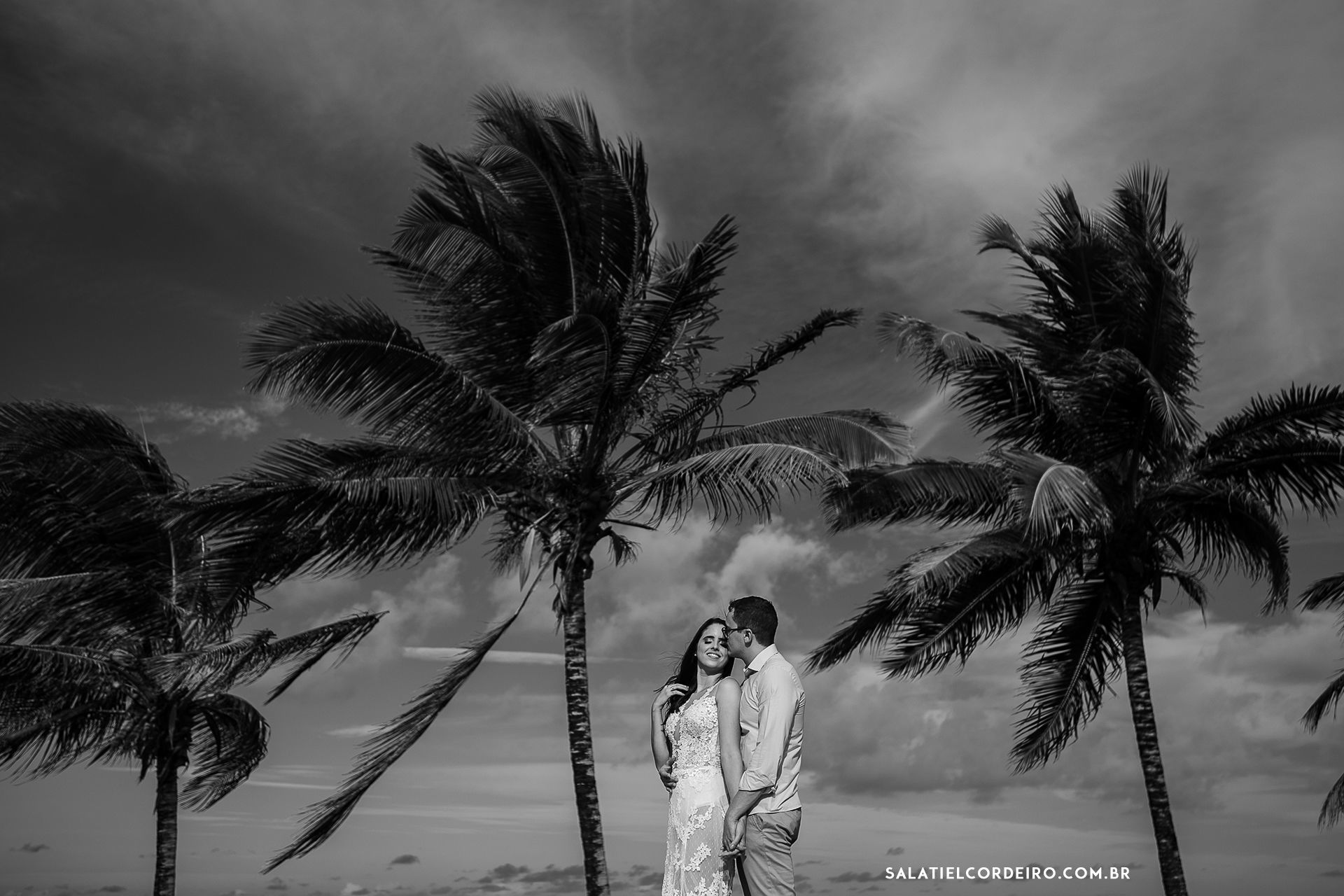 Foto Pré Casamento ao Por do Sol da Praia do Jacaré em João Pessoa | Myllian + Danilo Foto Pré Casamento ao Por do Sol da Praia do Jacaré em João Pessoa | Myllian + Danilo - Imagem 5