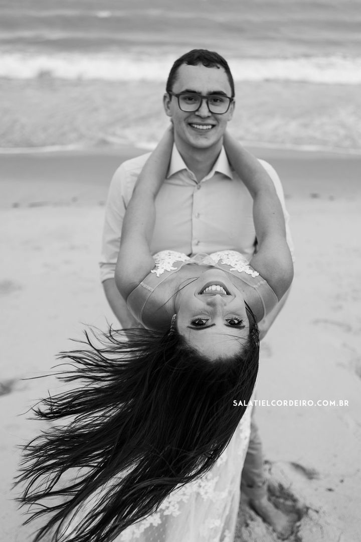 Foto Pré Casamento ao Por do Sol da Praia do Jacaré em João Pessoa | Myllian + Danilo Foto Pré Casamento ao Por do Sol da Praia do Jacaré em João Pessoa | Myllian + Danilo - Imagem 11