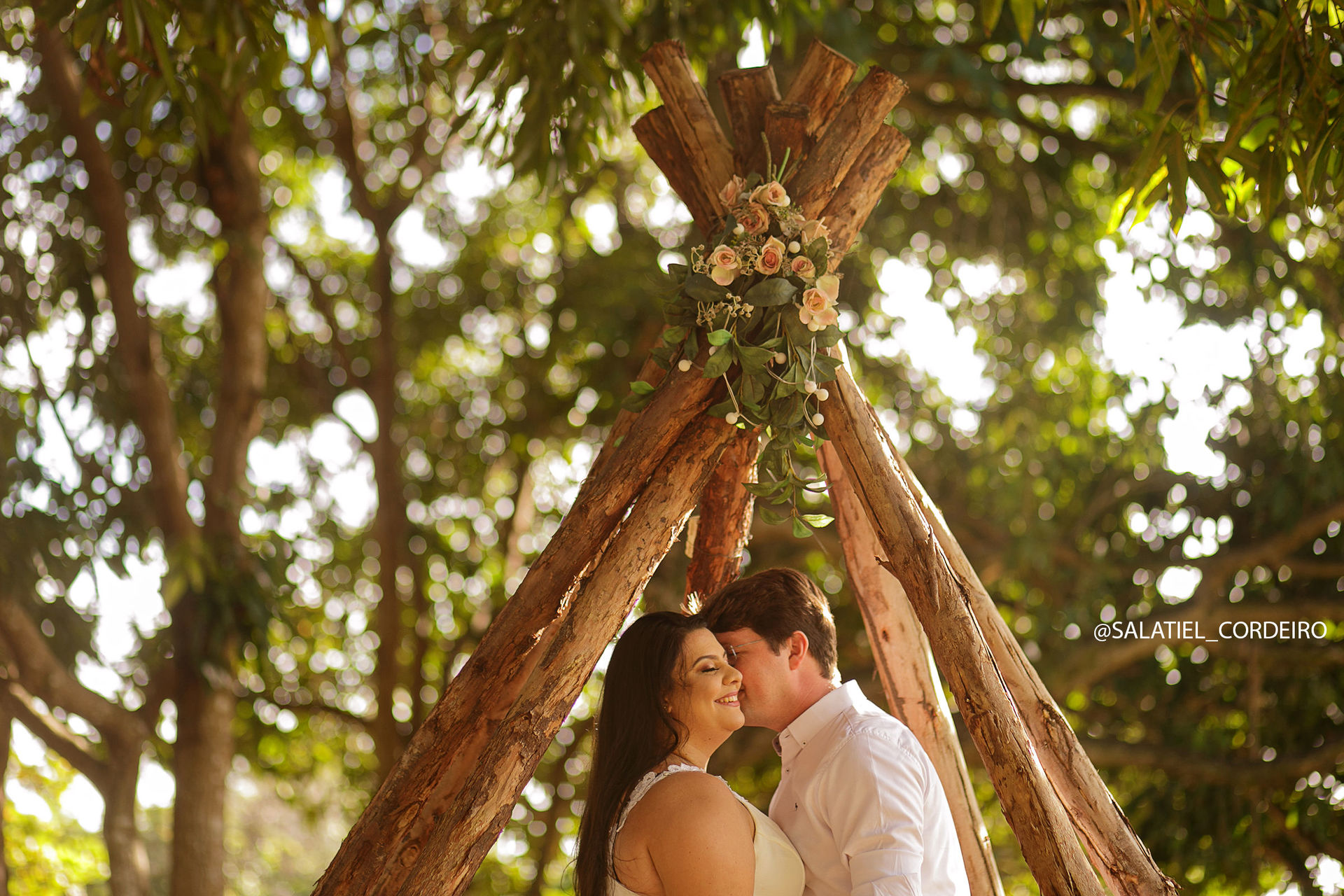 Foto Ensaio pré casamento no Recanto das Sucupiras | Isadora + Filipe Foto Ensaio pré casamento no Recanto das Sucupiras | Isadora + Filipe - Imagem 5