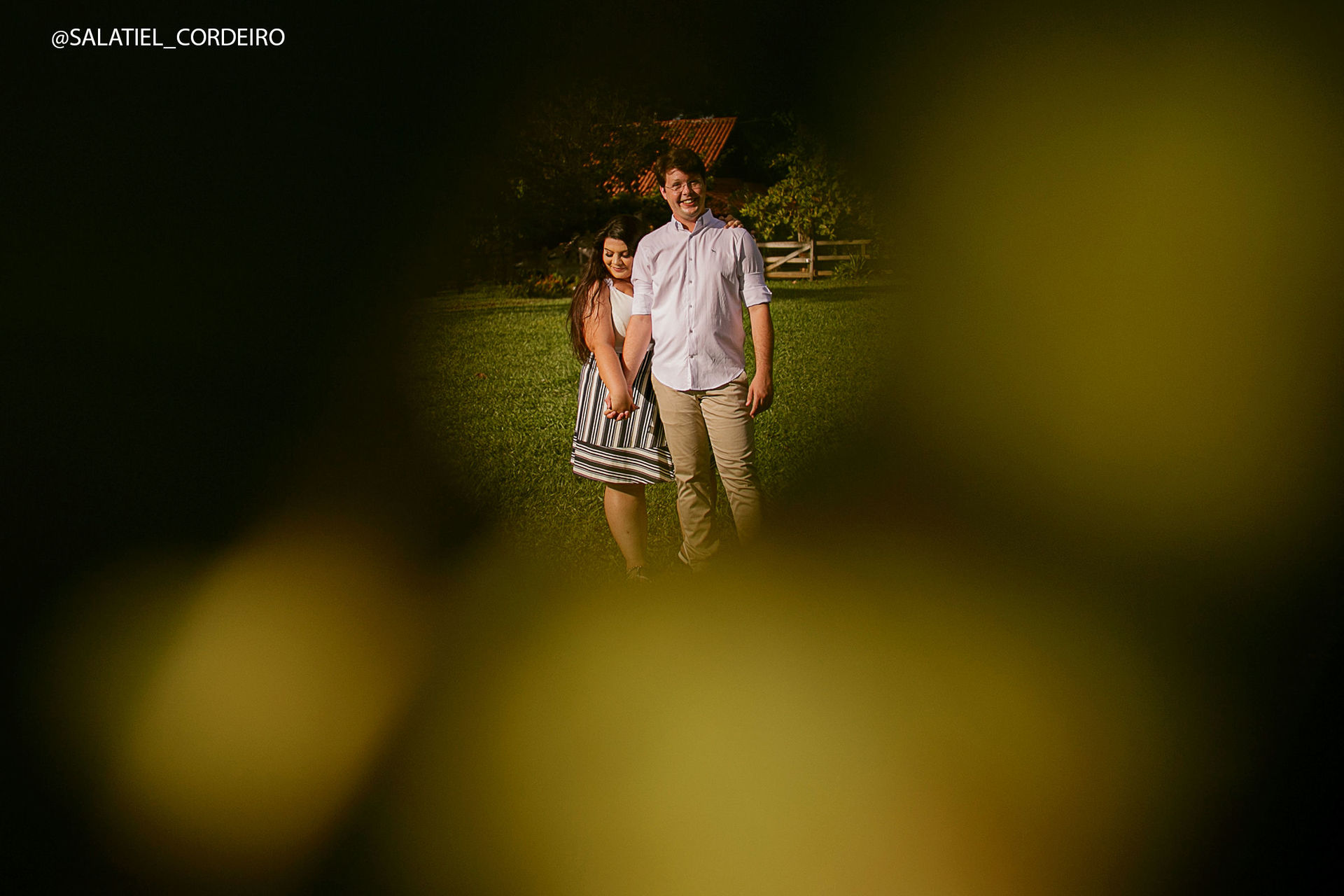 Foto Ensaio pré casamento no Recanto das Sucupiras | Isadora + Filipe Foto Ensaio pré casamento no Recanto das Sucupiras | Isadora + Filipe - Imagem 1