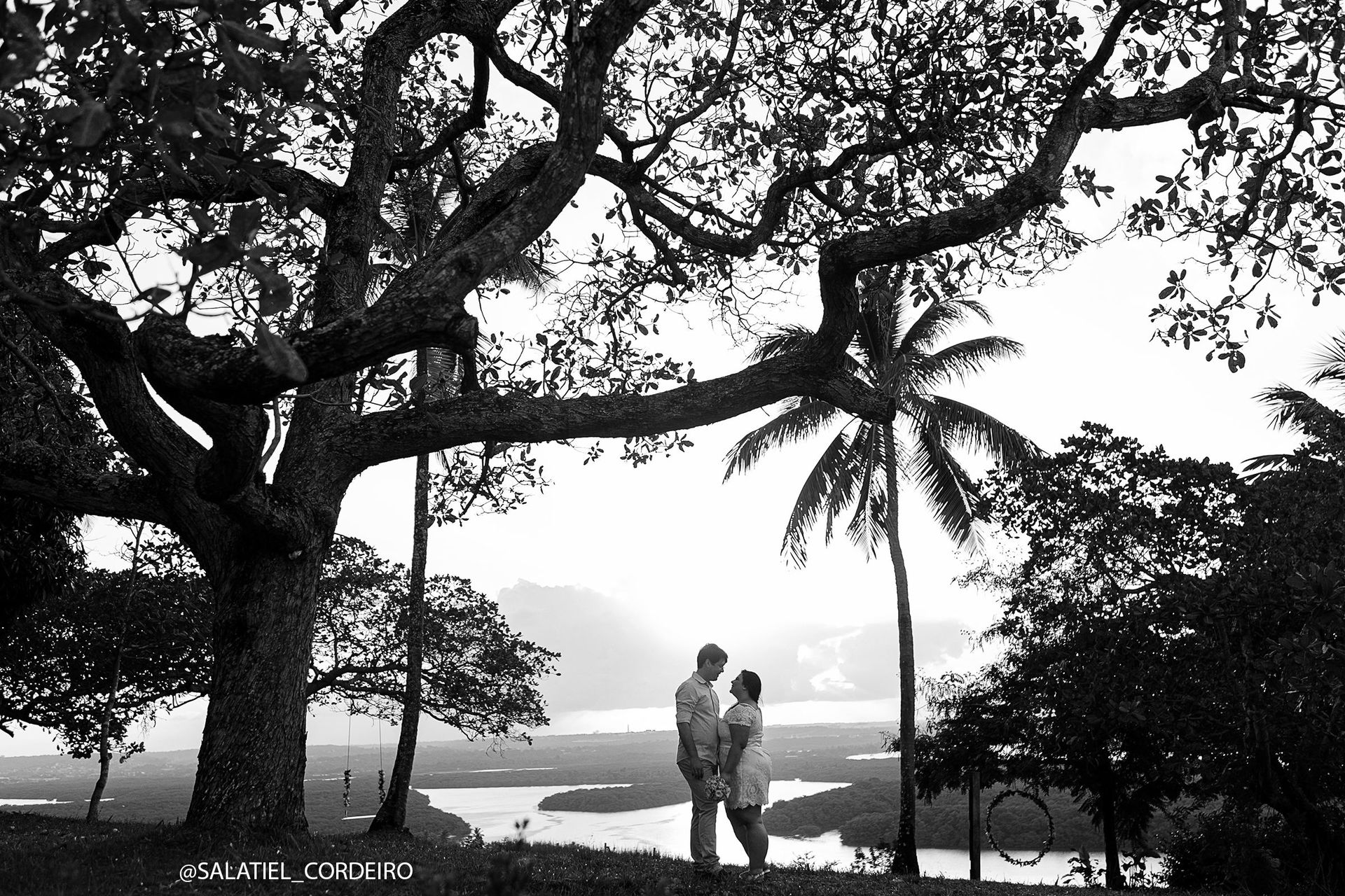 Foto Ensaio pré casamento no Recanto das Sucupiras | Isadora + Filipe Foto Ensaio pré casamento no Recanto das Sucupiras | Isadora + Filipe - Imagem 28