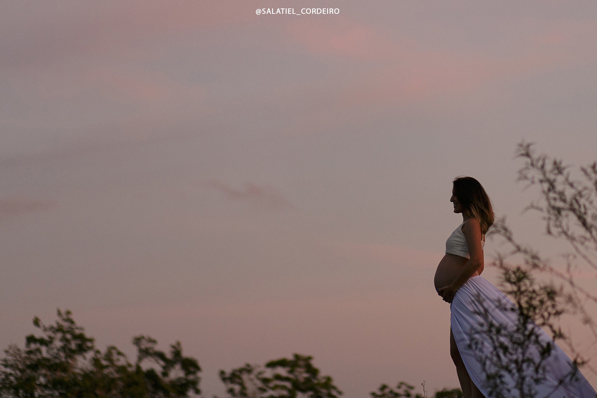 Foto Ensaio de gestante no pôr do sol de Caruaru - Simone + Alisson Foto Ensaio de gestante no pôr do sol de Caruaru - Simone + Alisson - Imagem 30