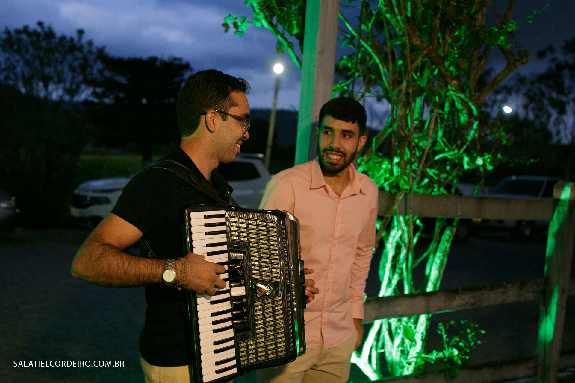 Foto Fotos de Noivado ao Ar Livre em Caruaru | Millena + Luiz Foto Fotos de Noivado ao Ar Livre em Caruaru | Millena + Luiz - Imagem 59