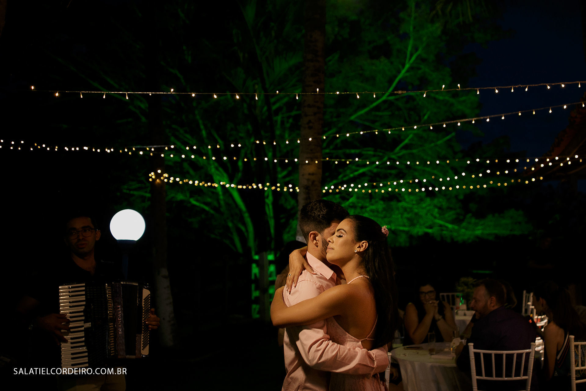 Foto Fotos de Noivado ao Ar Livre em Caruaru | Millena + Luiz Foto Fotos de Noivado ao Ar Livre em Caruaru | Millena + Luiz - Imagem 77