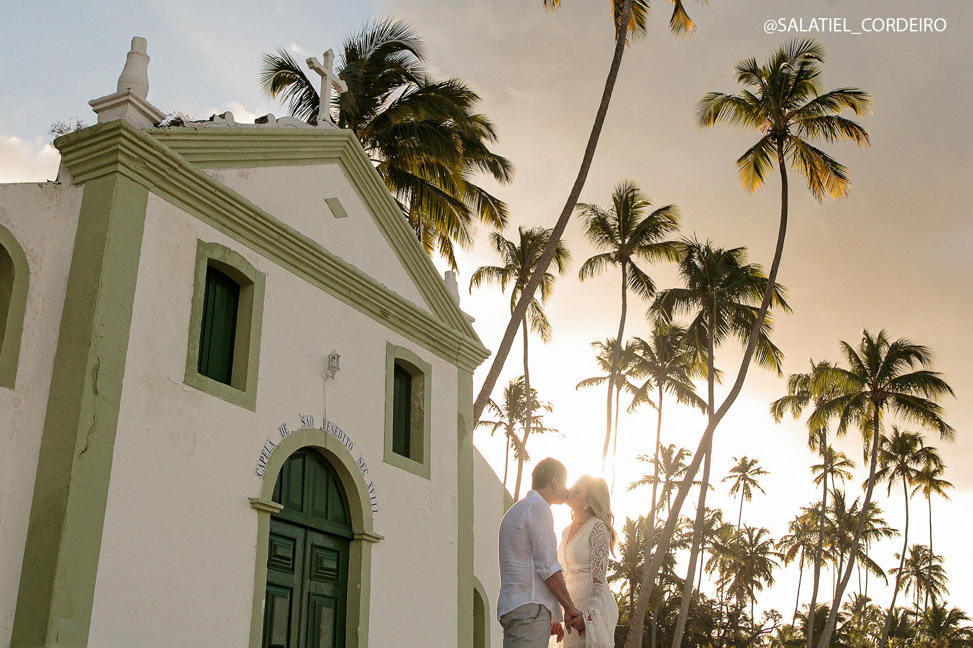 Foto Pré wedding da Dayse e do Valter ao Por do Sol da Praia dos Carneiros em Tamandaré Foto Pré wedding da Dayse e do Valter ao Por do Sol da Praia dos Carneiros em Tamandaré - Imagem 12