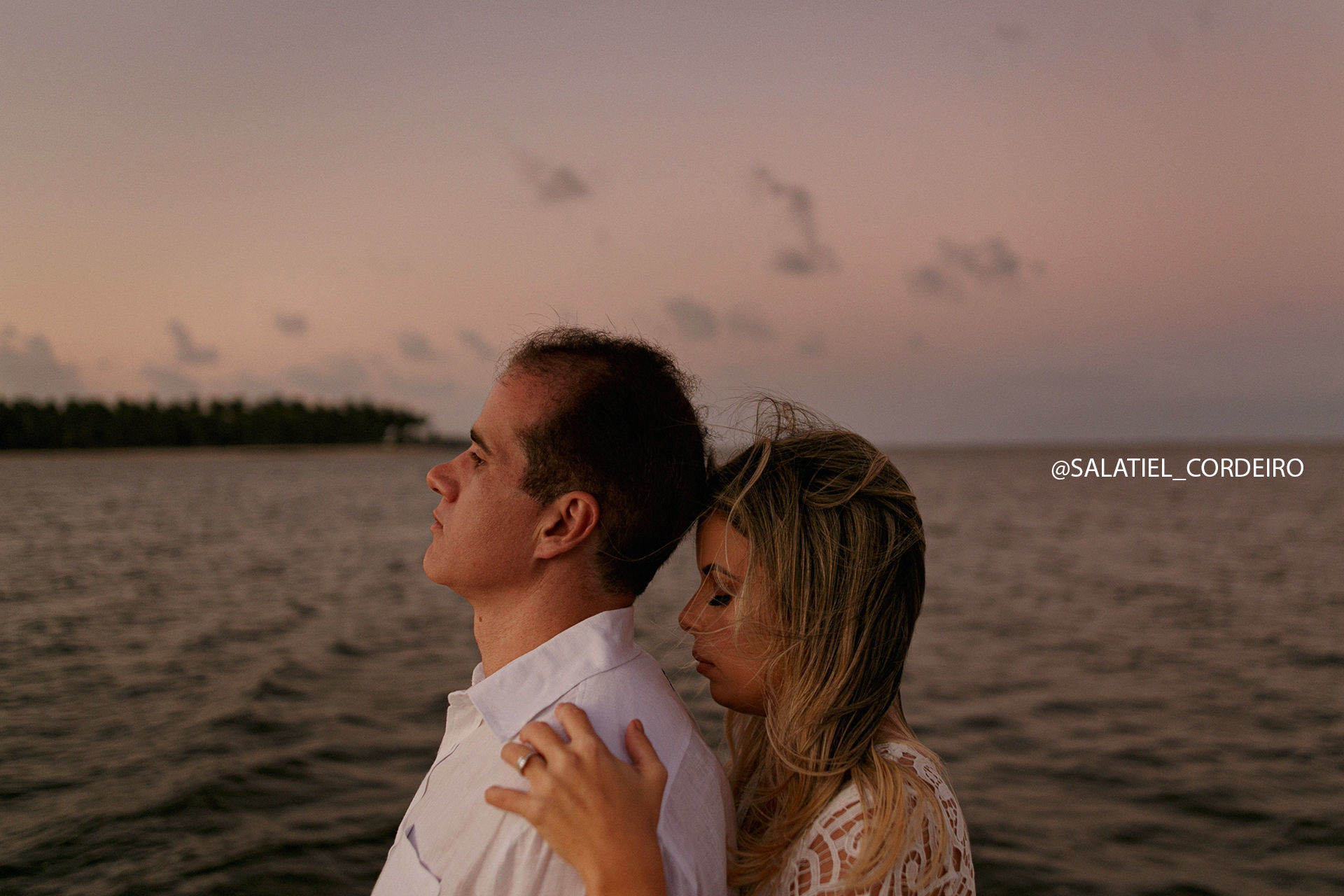 Foto Pré wedding da Dayse e do Valter ao Por do Sol da Praia dos Carneiros em Tamandaré Foto Pré wedding da Dayse e do Valter ao Por do Sol da Praia dos Carneiros em Tamandaré - Imagem 26