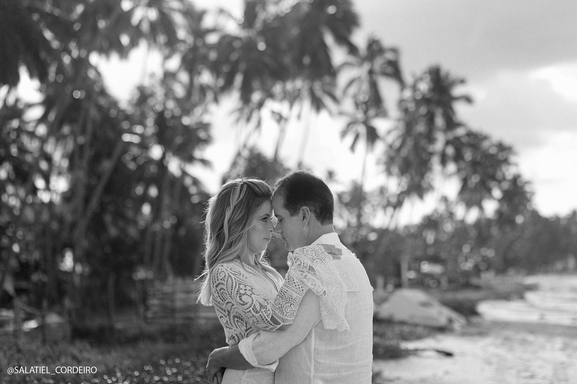 Foto Pré wedding da Dayse e do Valter ao Por do Sol da Praia dos Carneiros em Tamandaré Foto Pré wedding da Dayse e do Valter ao Por do Sol da Praia dos Carneiros em Tamandaré - Imagem 7