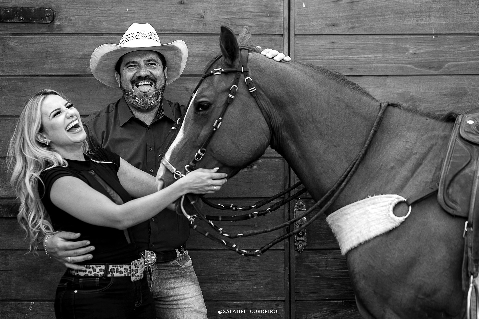 Foto Ensaio pré casamento com cavalos em Caruaru da Lidiane e do Júnior Foto Ensaio pré casamento com cavalos em Caruaru da Lidiane e do Júnior - Imagem 9