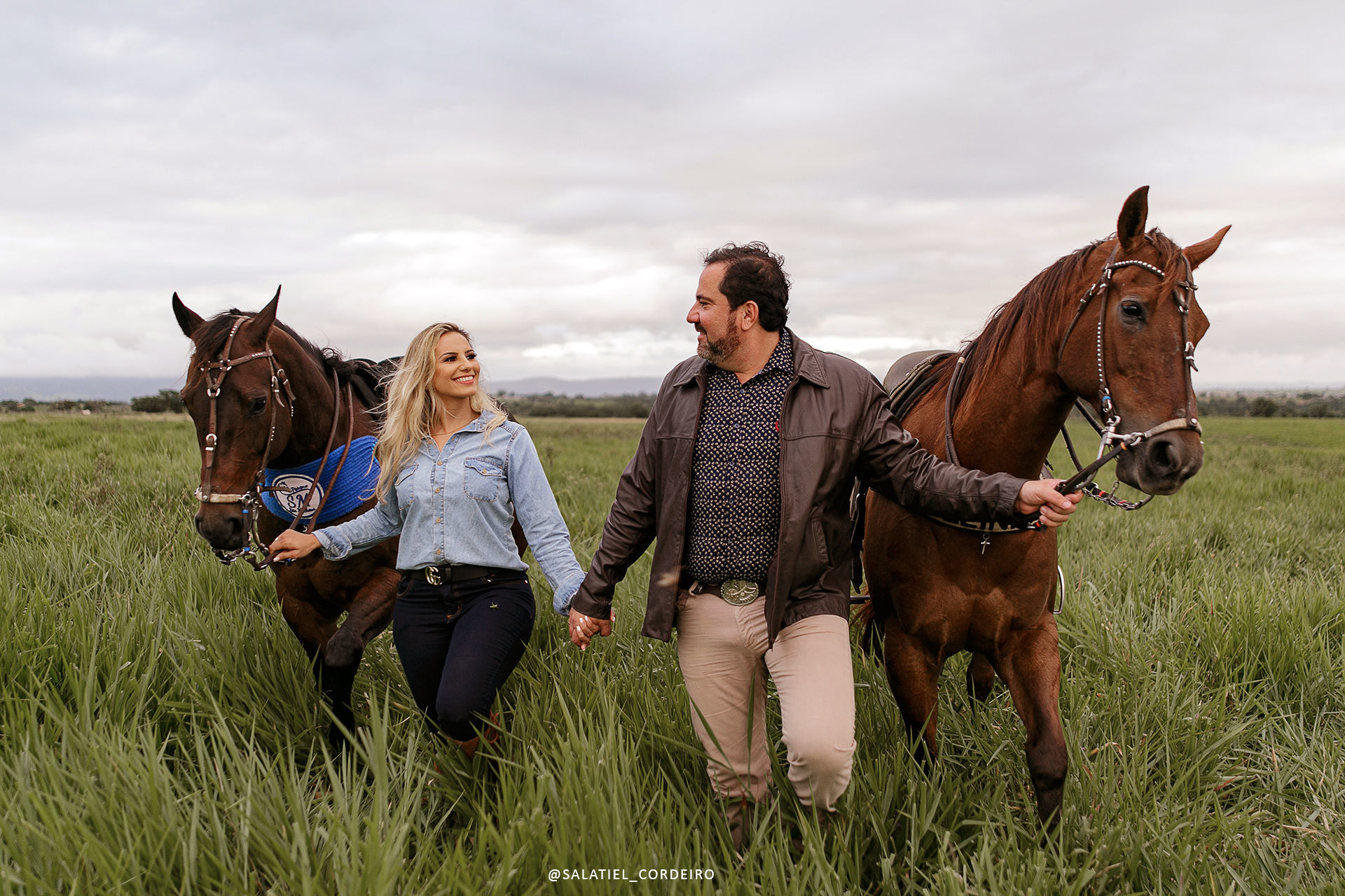 Foto Ensaio pré casamento com cavalos em Caruaru da Lidiane e do Júnior Foto Ensaio pré casamento com cavalos em Caruaru da Lidiane e do Júnior - Imagem 26