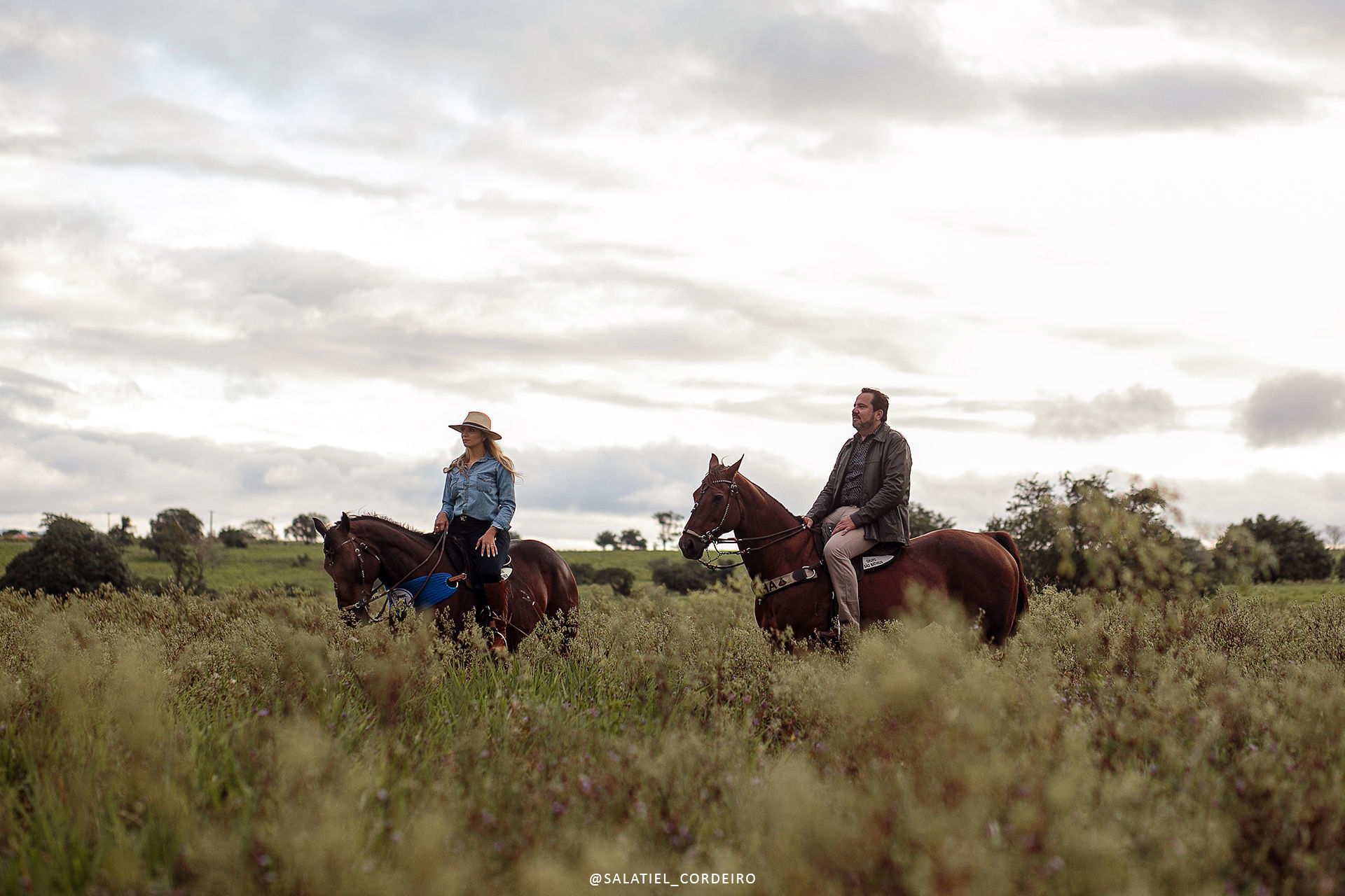 Foto Ensaio pré casamento com cavalos em Caruaru da Lidiane e do Júnior Foto Ensaio pré casamento com cavalos em Caruaru da Lidiane e do Júnior - Imagem 19