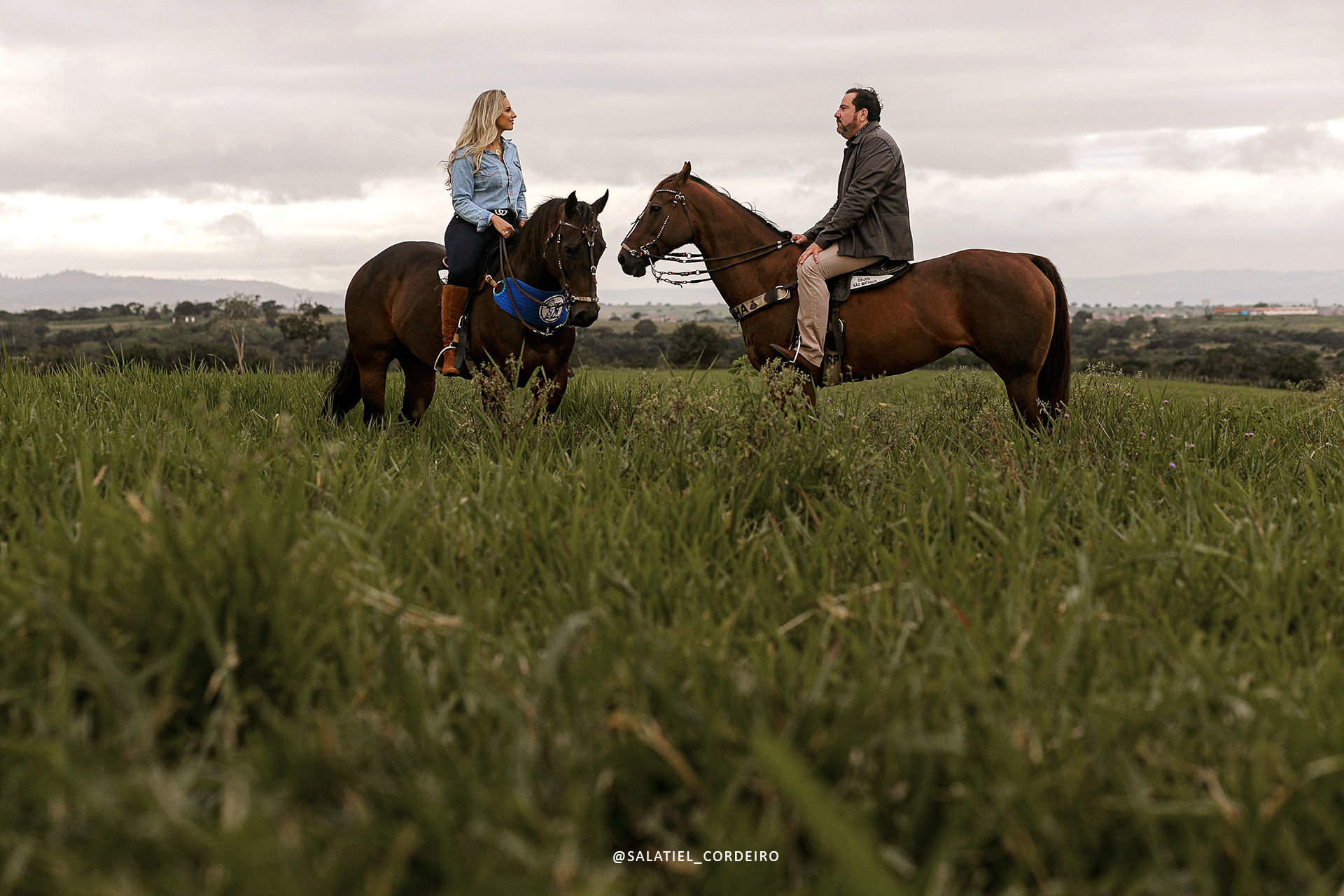 Foto Ensaio pré casamento com cavalos em Caruaru da Lidiane e do Júnior Foto Ensaio pré casamento com cavalos em Caruaru da Lidiane e do Júnior - Imagem 22