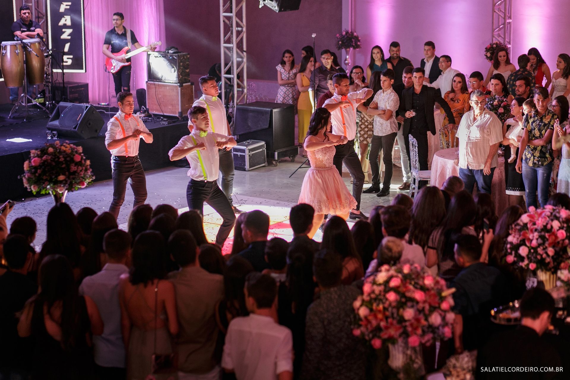 Foto Aniversário de 15 anos lindo da IASMYM RAISSA na cidade de Santa Cruz do Capibaribe Foto Aniversário de 15 anos lindo da IASMYM RAISSA na cidade de Santa Cruz do Capibaribe - Imagem 55