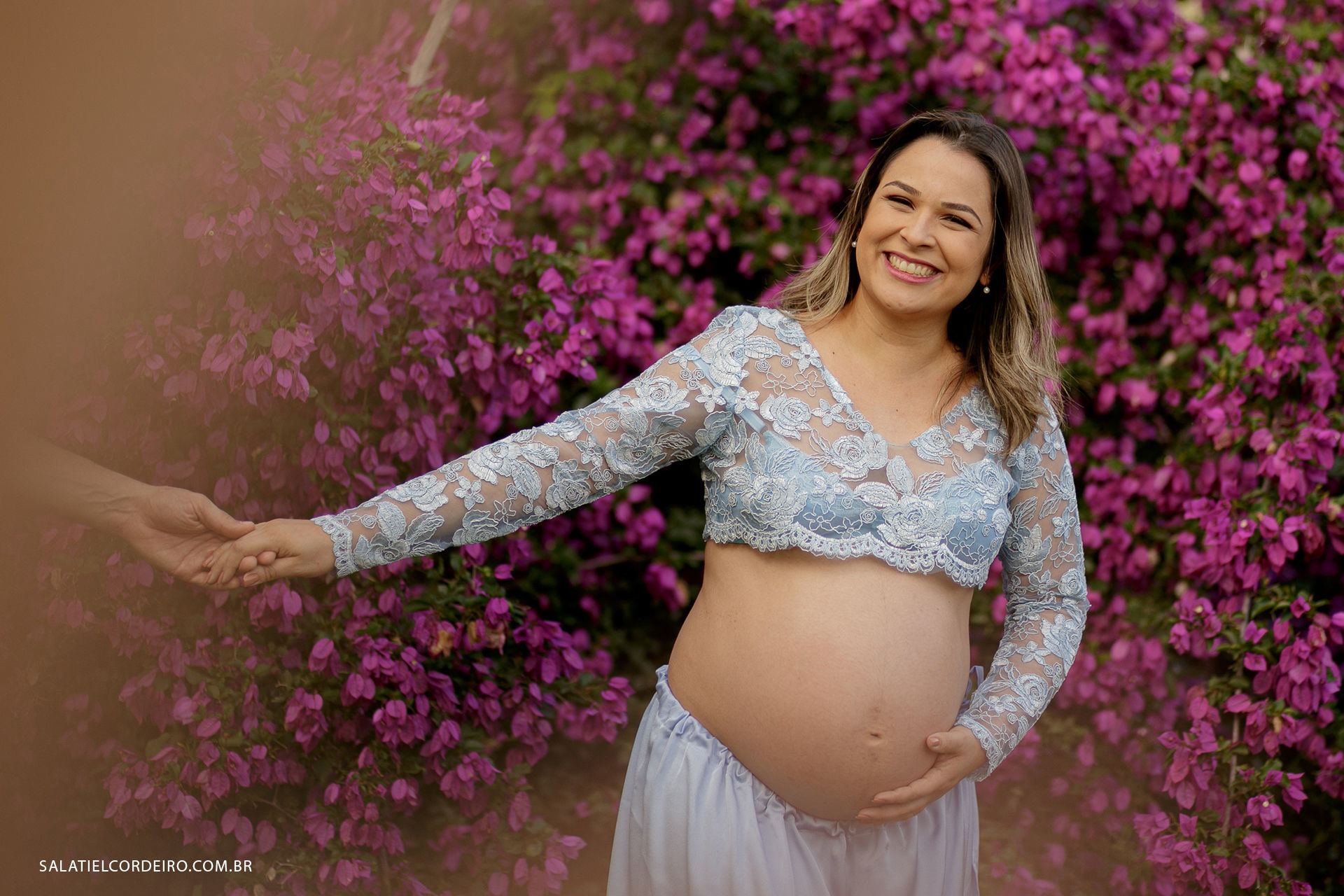 Foto Fotografias de gestante da Mari e do Rodolfo na cidade de Gravata na pousada Terra de Santa Fé Foto Fotografias de gestante da Mari e do Rodolfo na cidade de Gravata na pousada Terra de Santa Fé - Imagem 2