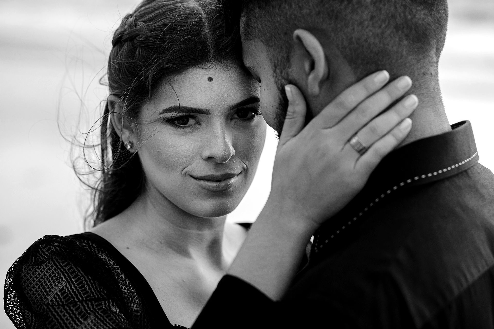 Foto Ensaio de casal de preto na praia | Amanda e Adson Foto Ensaio de casal de preto na praia | Amanda e Adson - Imagem 14