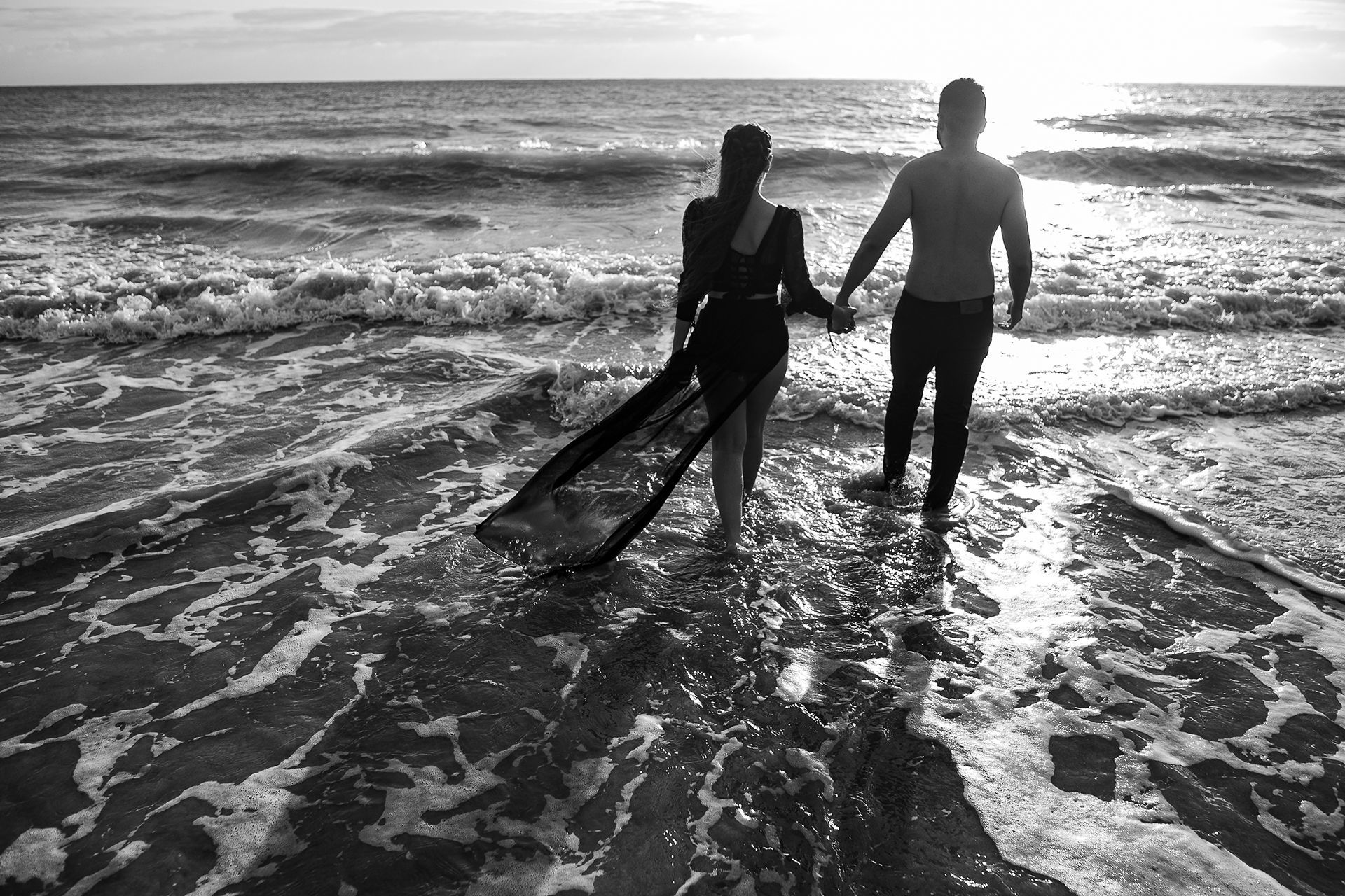 Foto Ensaio de casal de preto na praia | Amanda e Adson Foto Ensaio de casal de preto na praia | Amanda e Adson - Imagem 31