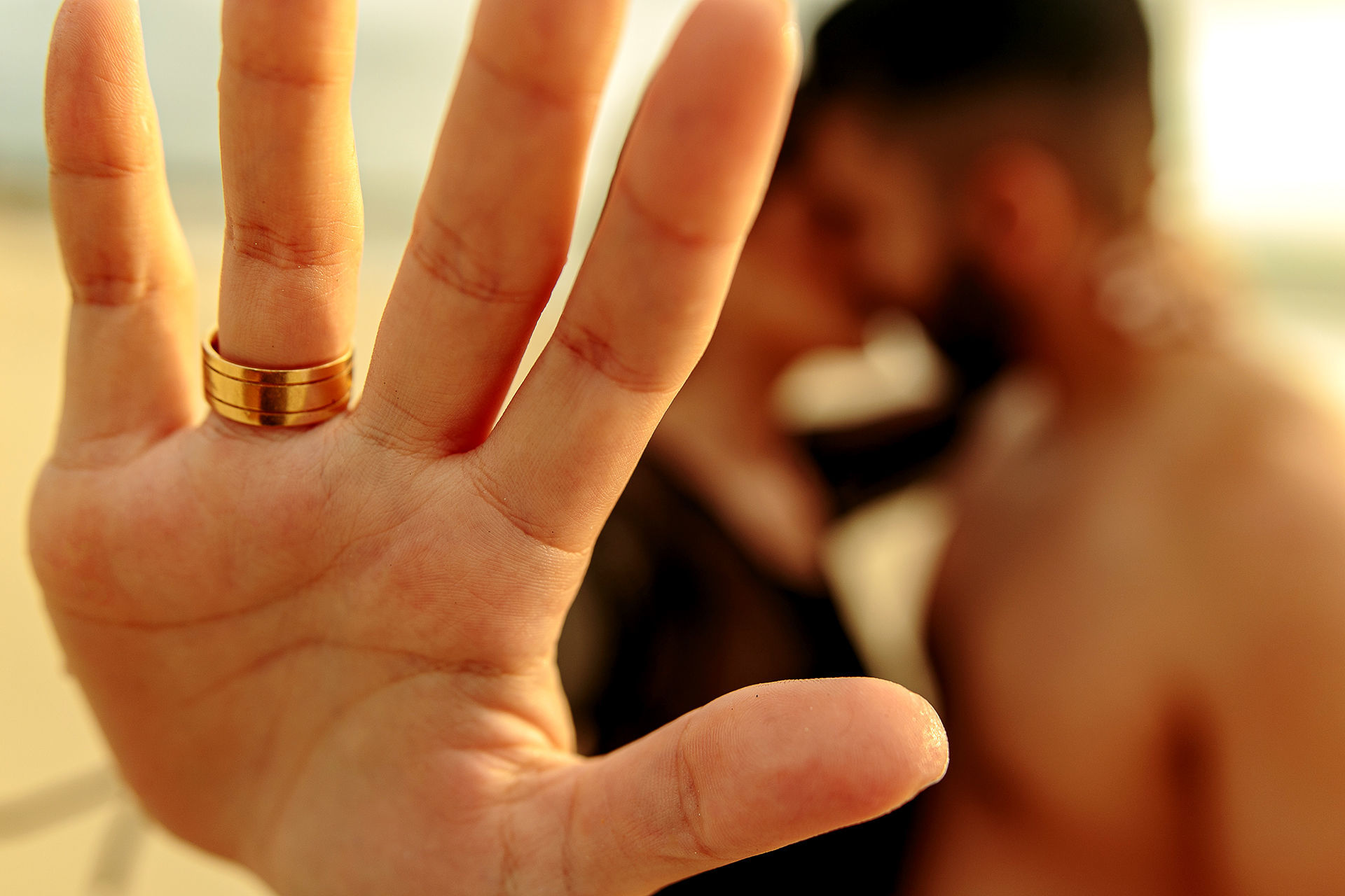 Foto Ensaio de casal de preto na praia | Amanda e Adson Foto Ensaio de casal de preto na praia | Amanda e Adson - Imagem 35