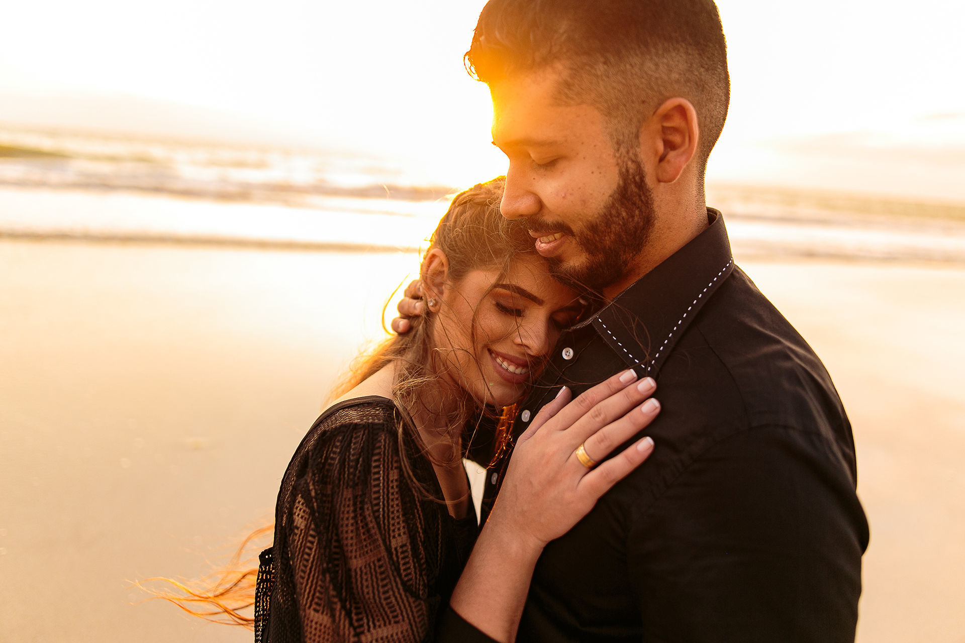 Foto Ensaio de casal de preto na praia | Amanda e Adson Foto Ensaio de casal de preto na praia | Amanda e Adson - Imagem 20