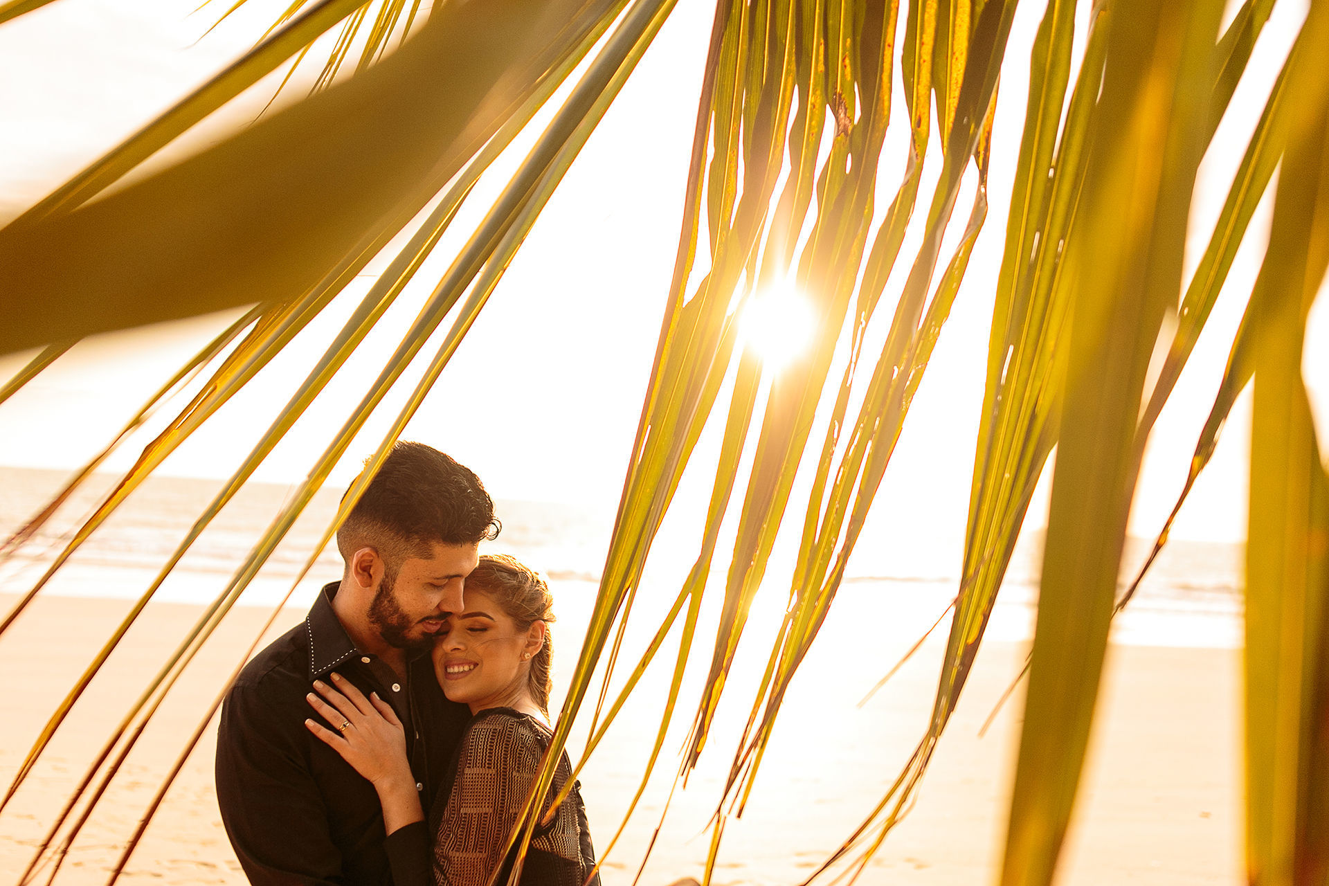 Foto Ensaio de casal de preto na praia | Amanda e Adson Foto Ensaio de casal de preto na praia | Amanda e Adson - Imagem 27