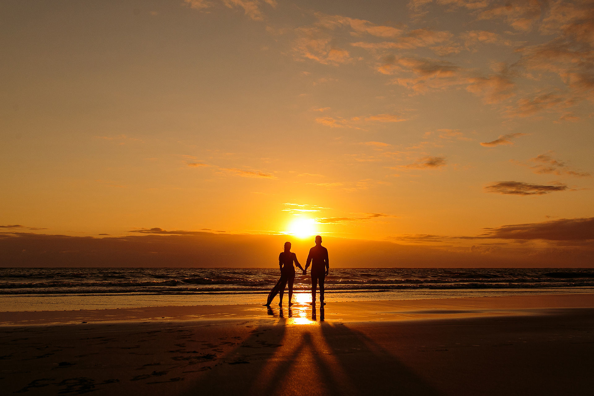 Foto Ensaio de casal de preto na praia | Amanda e Adson Foto Ensaio de casal de preto na praia | Amanda e Adson - Imagem 21