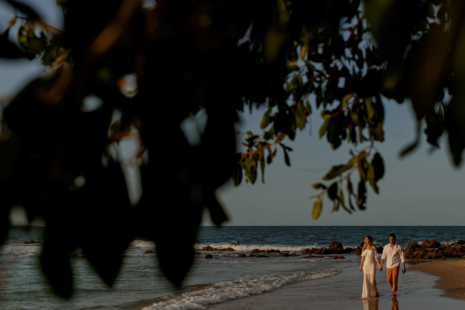 Foto Ensaio pré casamento da Natália e do Renato na praia de Tambaba em João Pessoa Foto Ensaio pré casamento da Natália e do Renato na praia de Tambaba em João Pessoa - Imagem 14