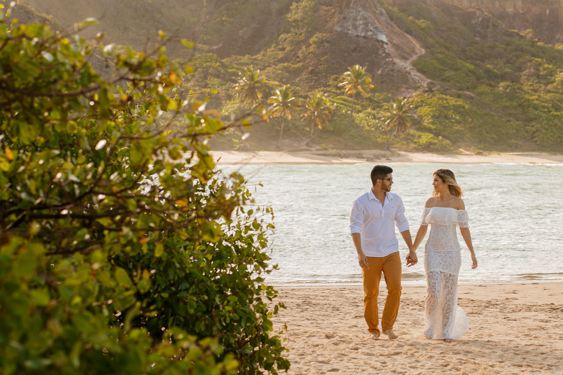 Foto Ensaio pré casamento da Natália e do Renato na praia de Tambaba em João Pessoa Foto Ensaio pré casamento da Natália e do Renato na praia de Tambaba em João Pessoa - Imagem 0