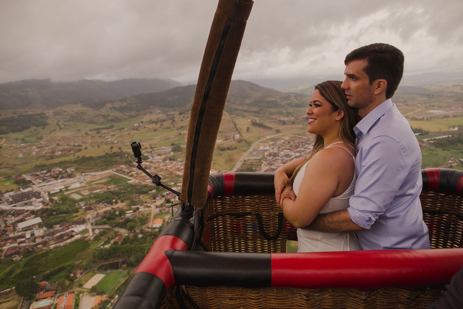 Foto Ensaio pré casamento num balão da Nayara e do Júnior em Bonito - PE Foto Ensaio pré casamento num balão da Nayara e do Júnior em Bonito - PE - Imagem 15