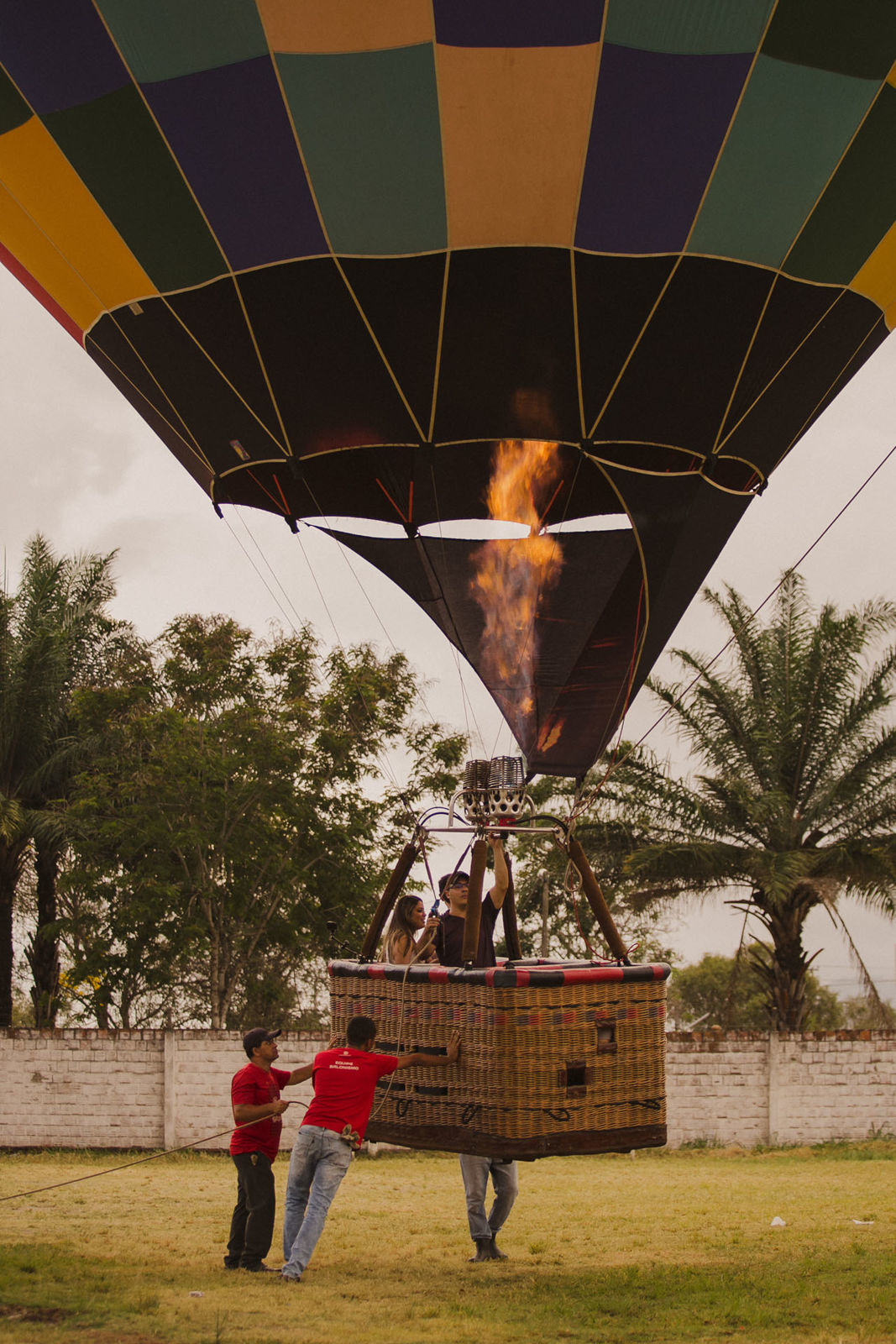 Foto Ensaio pré casamento num balão da Nayara e do Júnior em Bonito - PE Foto Ensaio pré casamento num balão da Nayara e do Júnior em Bonito - PE - Imagem 12