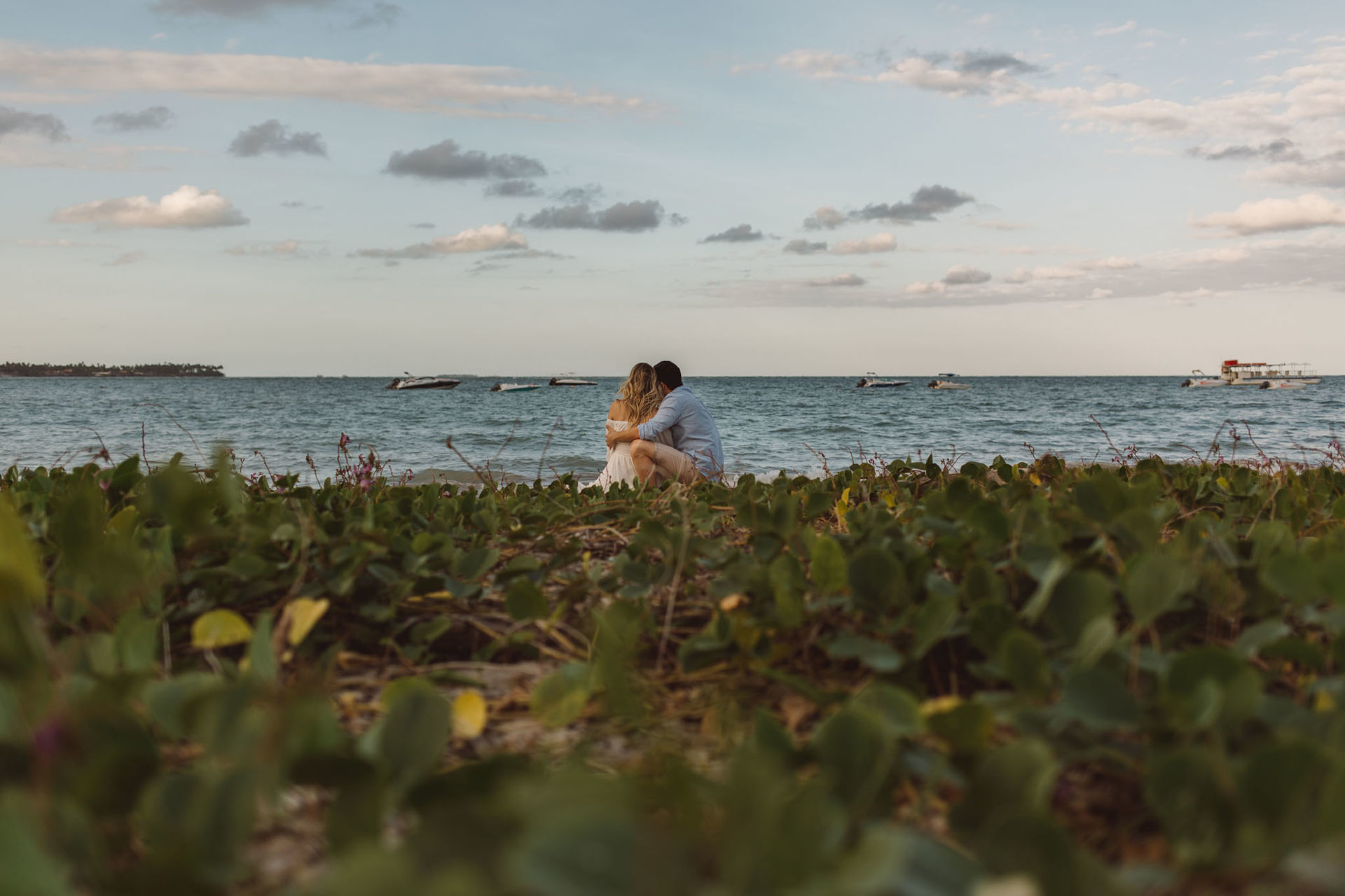Foto Pré casamento na praia dos carneiros da Jessica e Rodrigo Foto Pré casamento na praia dos carneiros da Jessica e Rodrigo - Imagem 18