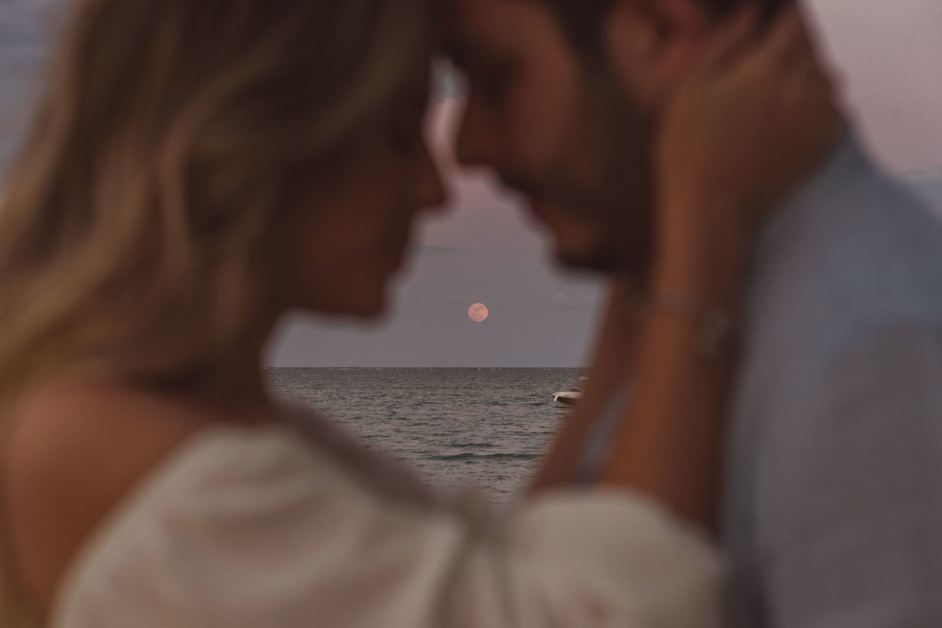 Foto Pré casamento na praia dos carneiros da Jessica e Rodrigo Foto Pré casamento na praia dos carneiros da Jessica e Rodrigo - Imagem 34